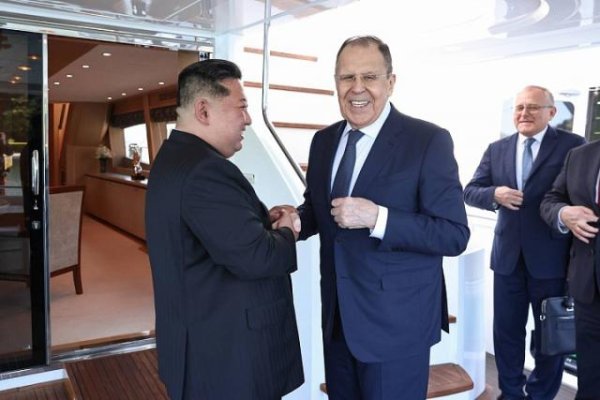 十大配资平台app下载 俄外长在朝鲜见了金正恩，还回答记者11个问题